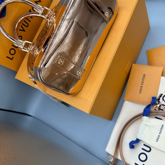 Louis Vuitton Alma bb copper 2025 - Picture 13 of 16